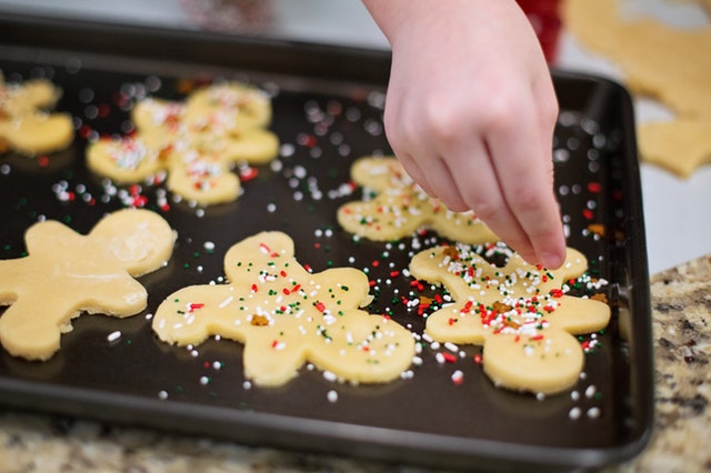 holiday baking with kids